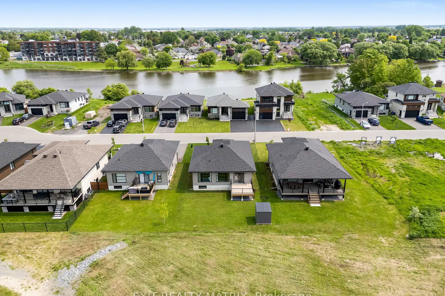 Additional image 19 of 521 Barrage Street