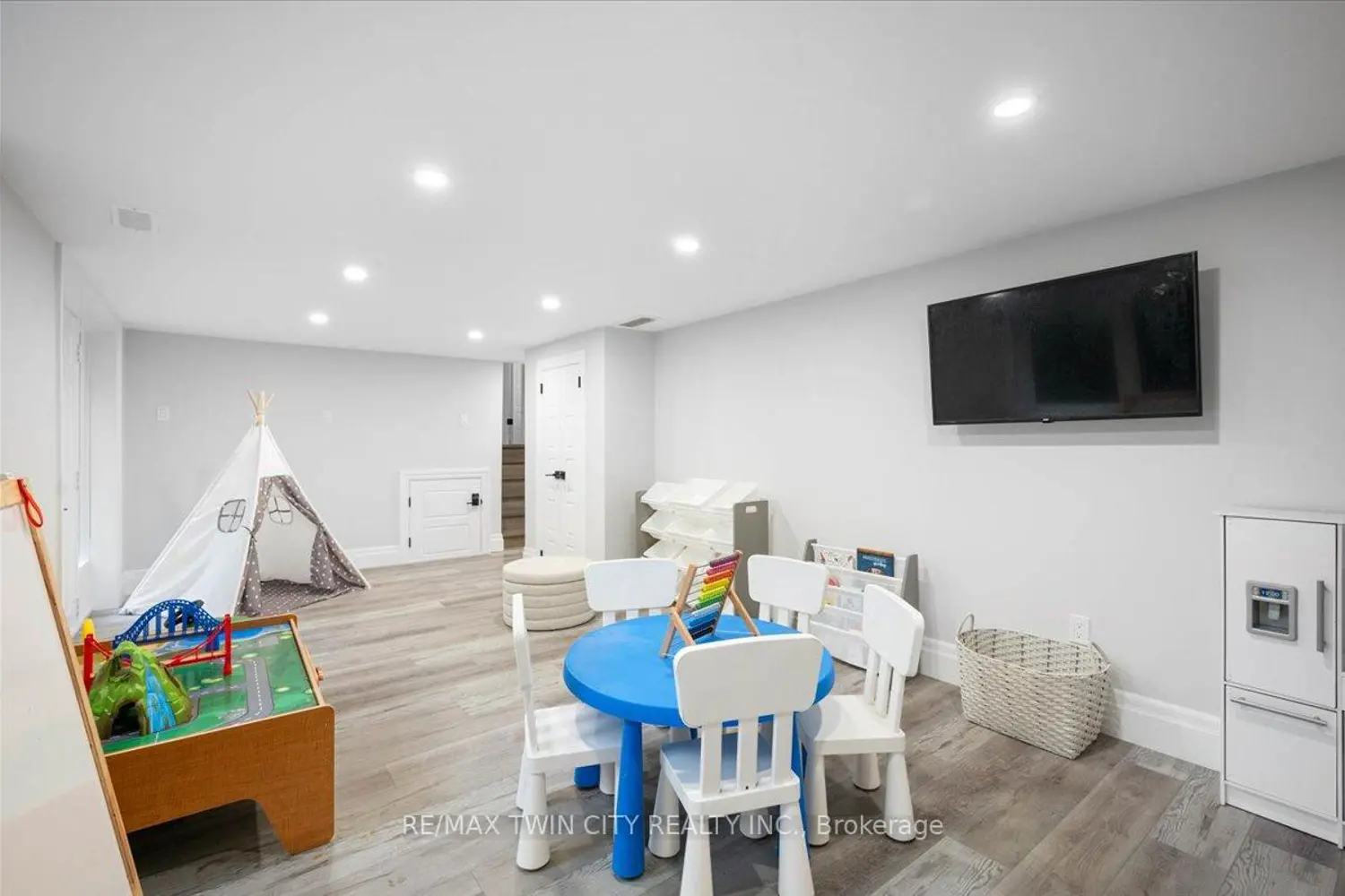 Additional image 15 of 162 Greenbrook Drive