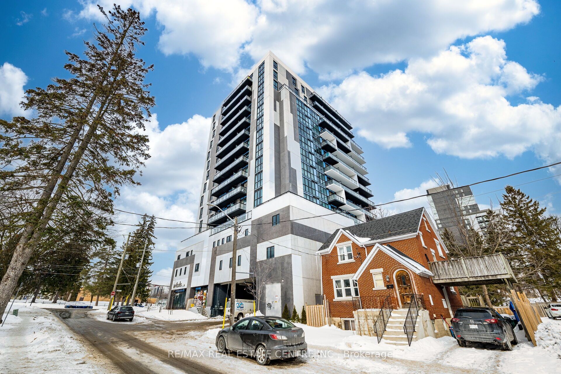 1007-128 King Street N, Waterloo, ON, N2J 2X9