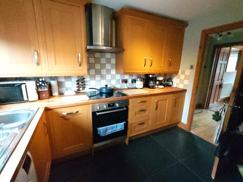 Additional image 5 of 3 bed semi-detached house for saleLlwyn Cyfarthwch, Llanelli, Carmarthenshire SA15