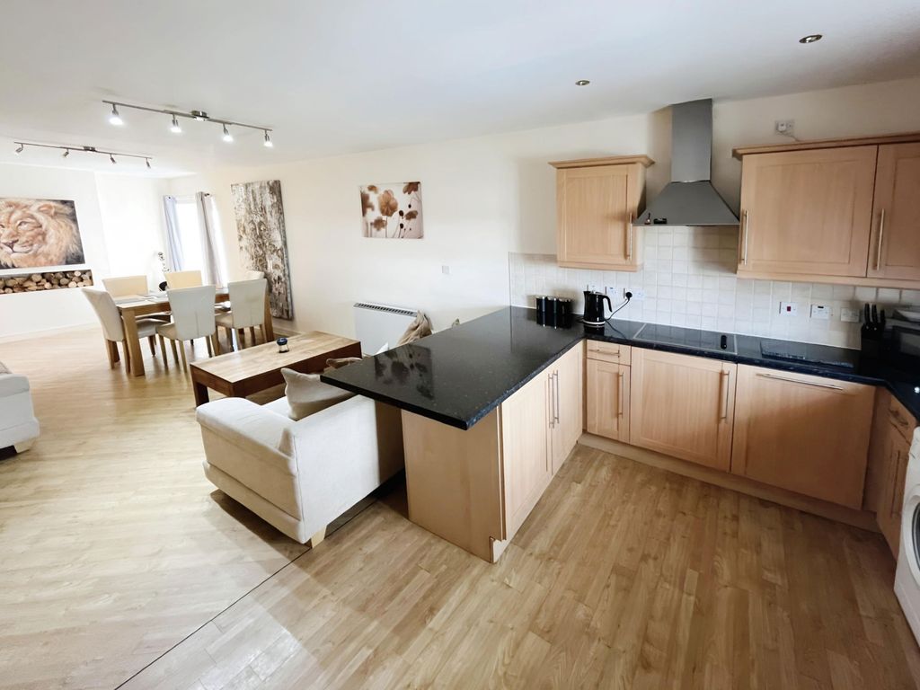 2 bed flat for saleMariners Point, Hartlepool TS24 photo 4