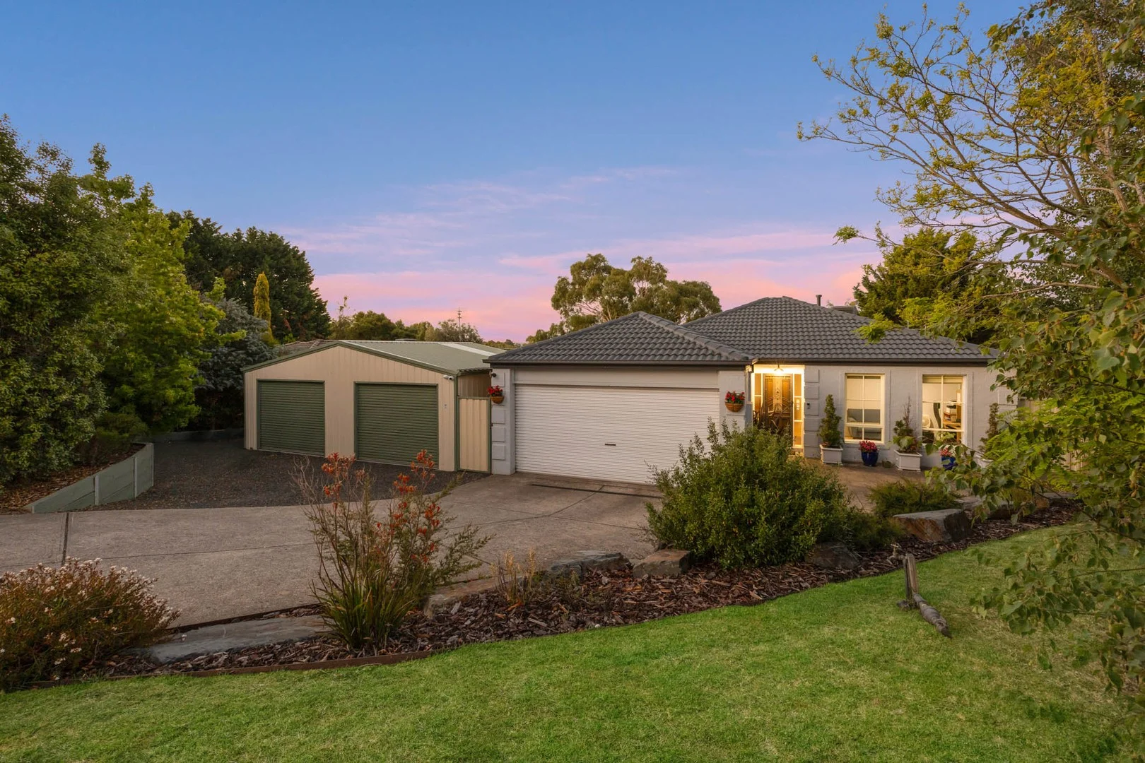 6 Carinya Drive, Gisborne VIC 3437