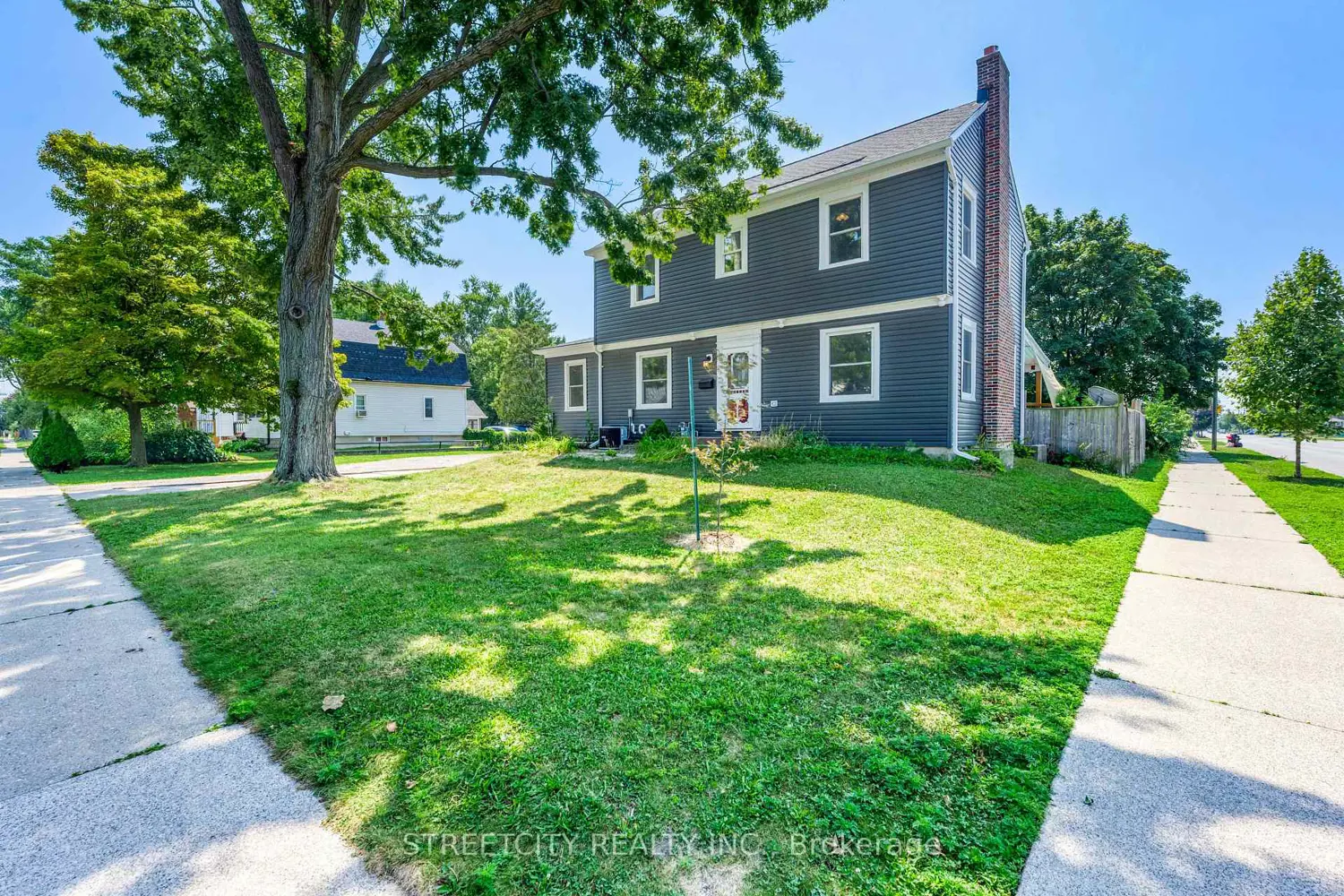 Additional image 2 of 703 Wellington Street