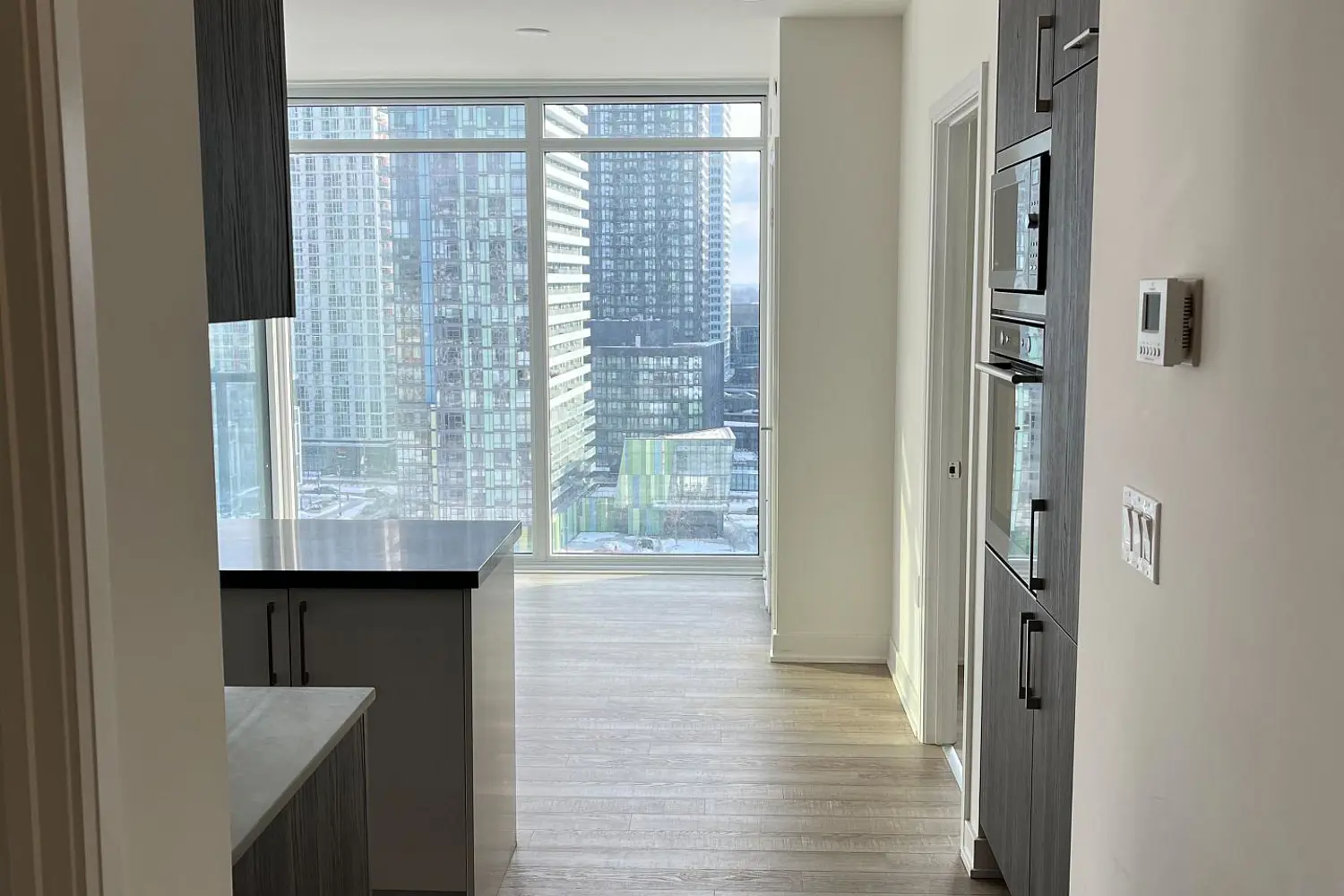 27 Bathurst Street 1202 photo 2
