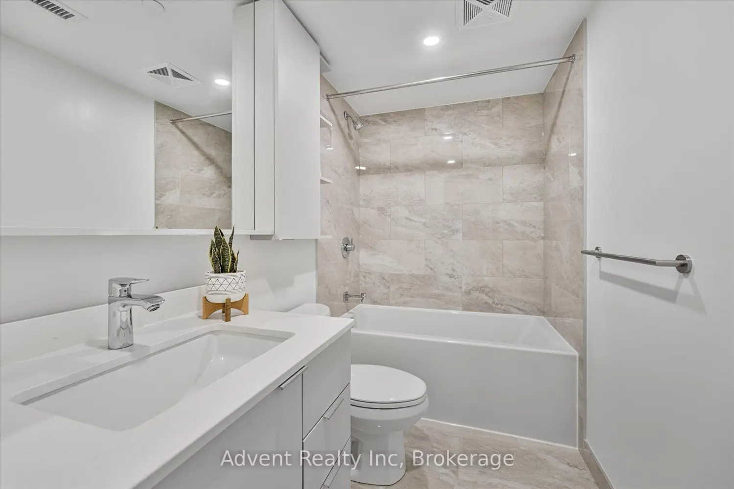 Additional image 13 of 8 Cedarland Drive 127W