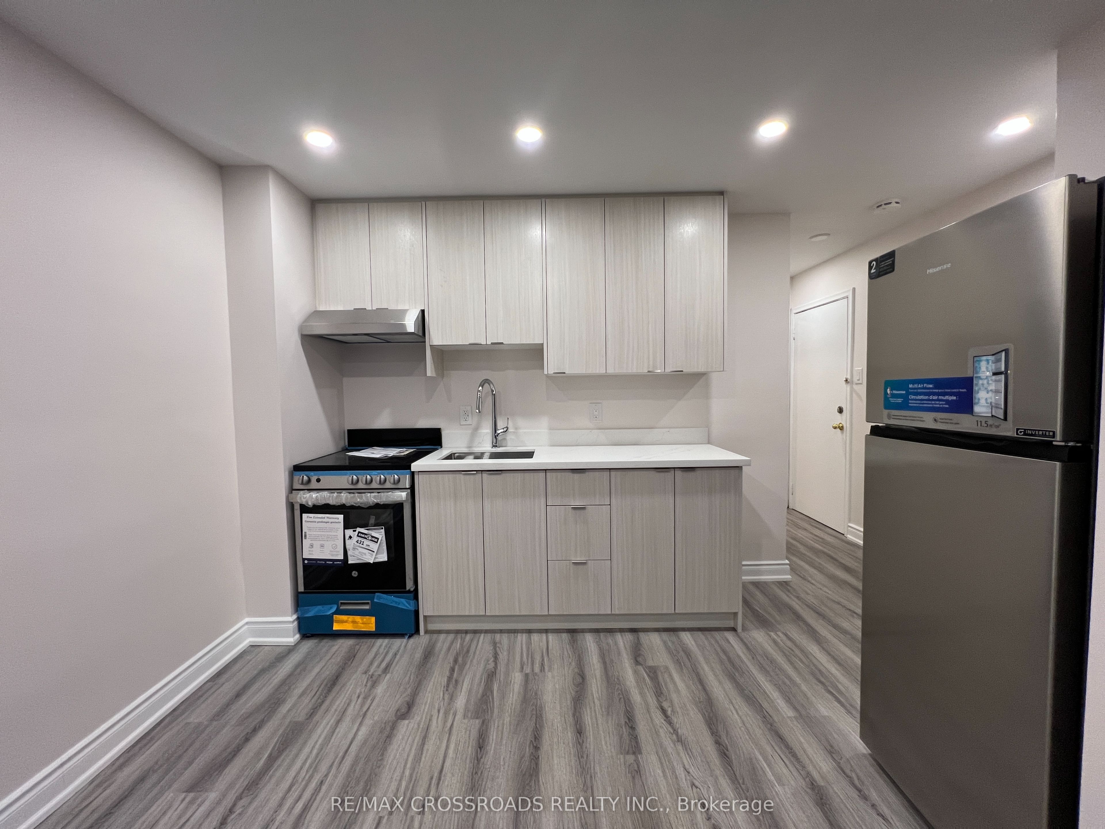 APT 1-1324B Gerrard Street E, Toronto, ON, M4L 1Z1