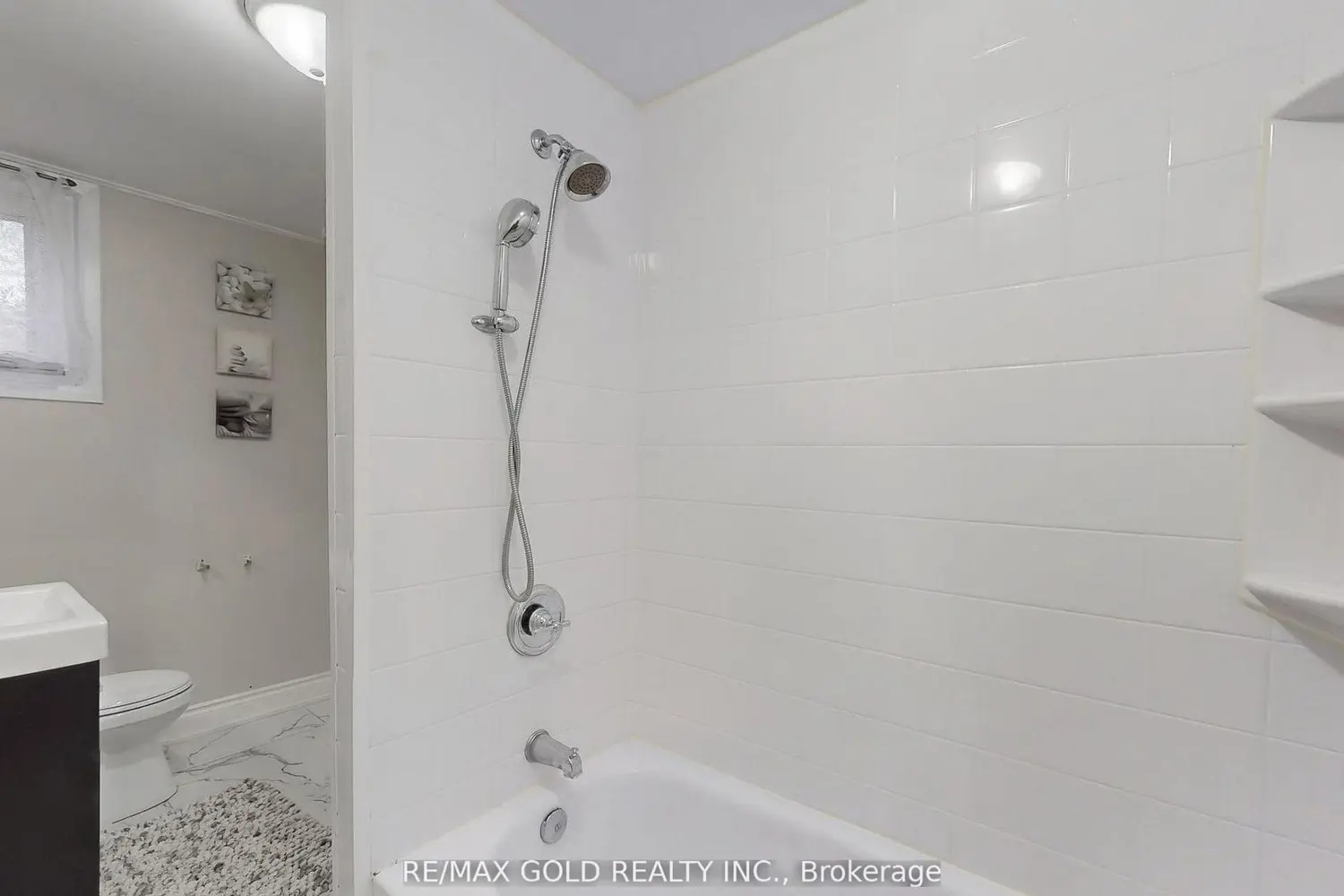 Additional image 16 of 61 Centre Street