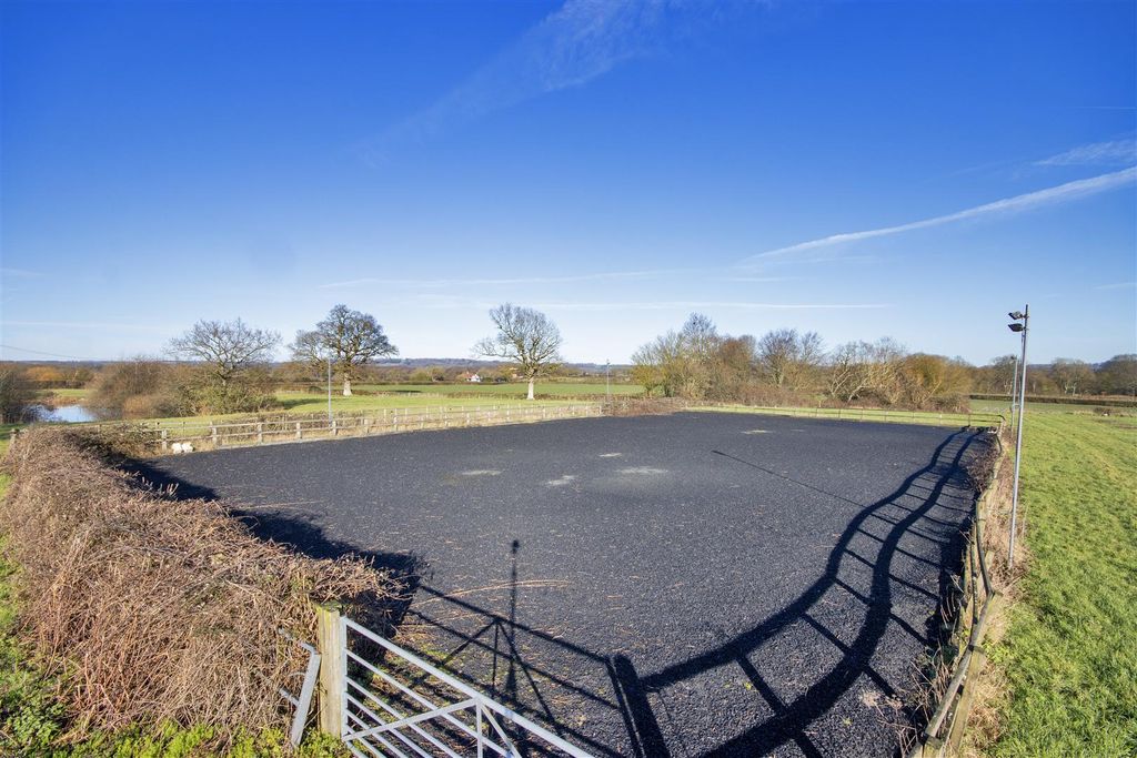 Additional image 15 of 3 bed farm for saleLittle Southernden Farm, Headcorn, Ashford, Kent TN27