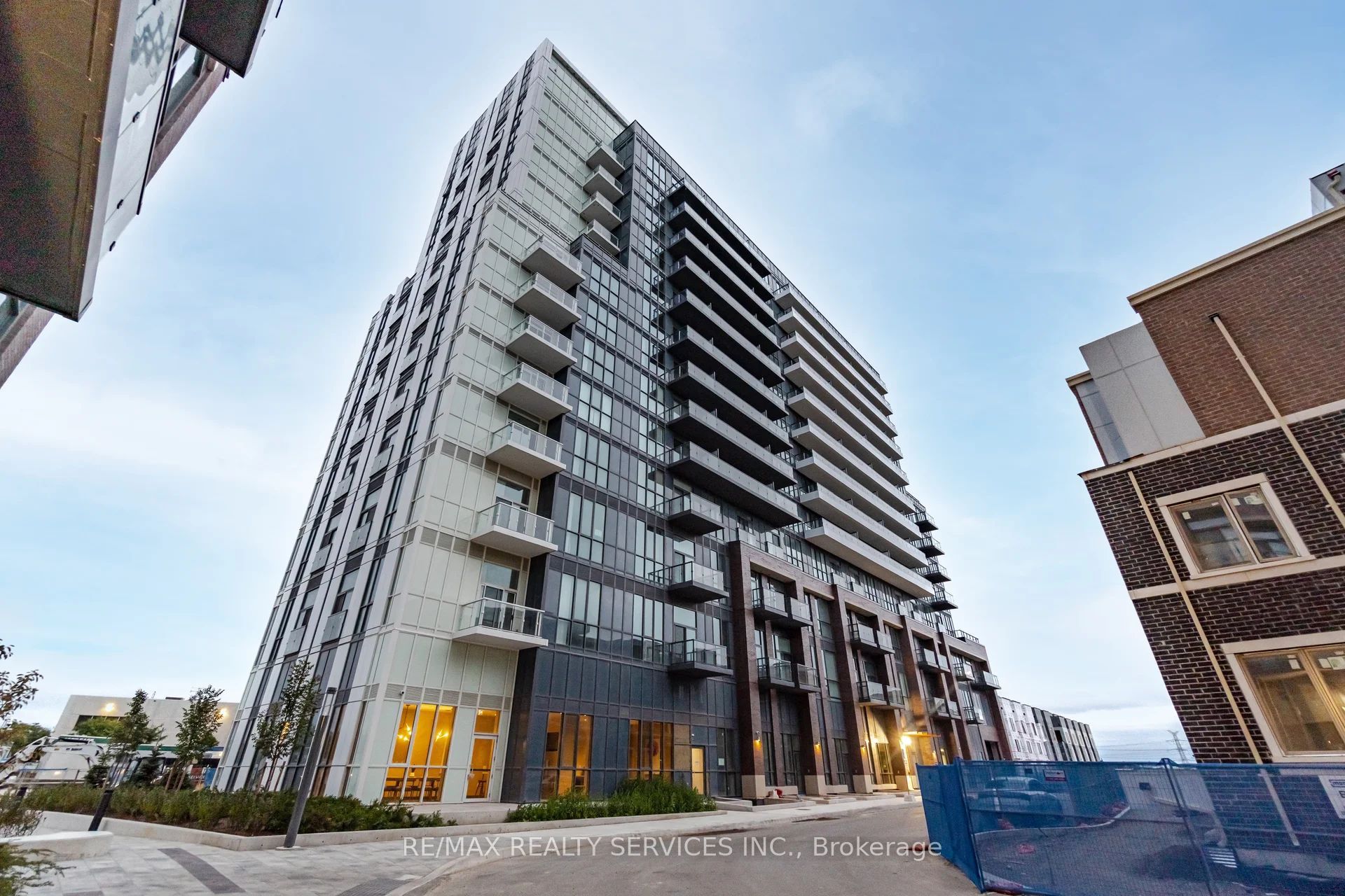 1007-60 Honeycrisp Crescent, Vaughan, ON, L4K 0N5