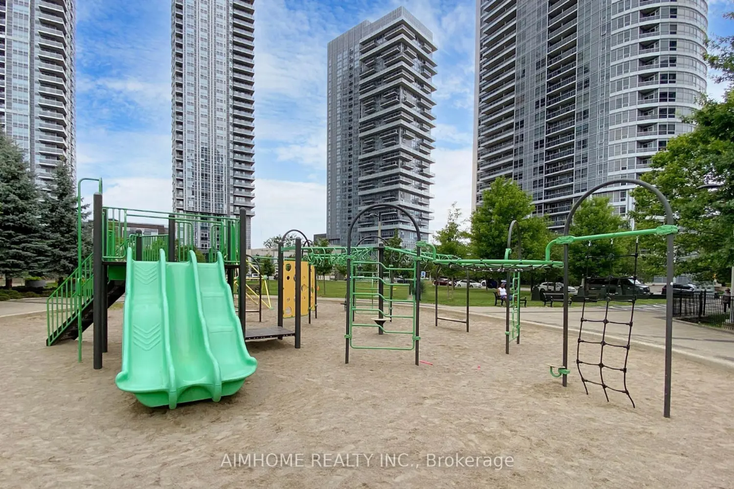 Additional image 15 of 151 Village Green Square 506