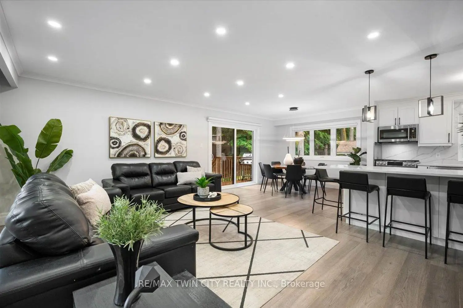 Additional image 4 of 162 Greenbrook Drive