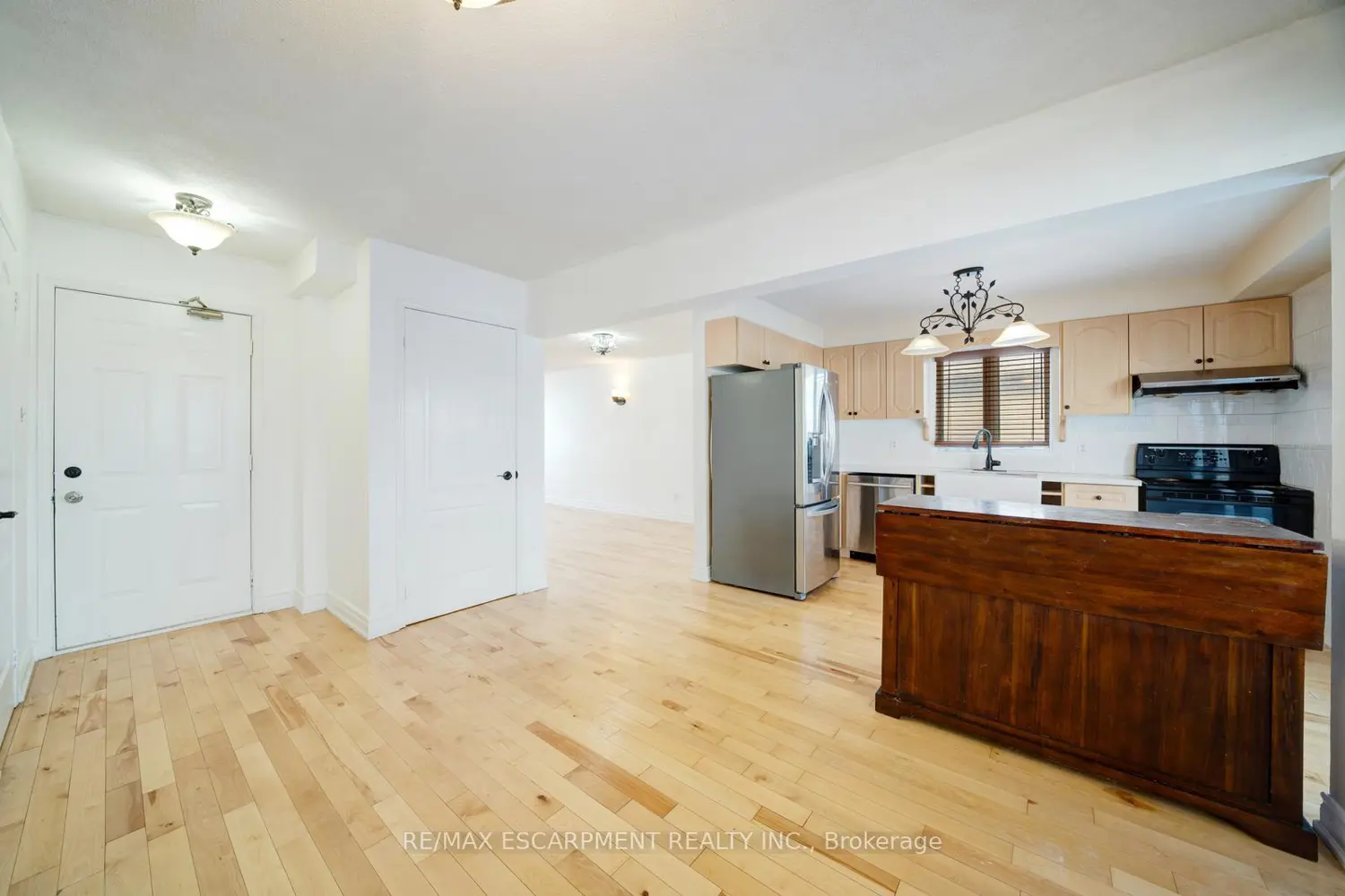 108 Olde Bayview Avenue photo 4