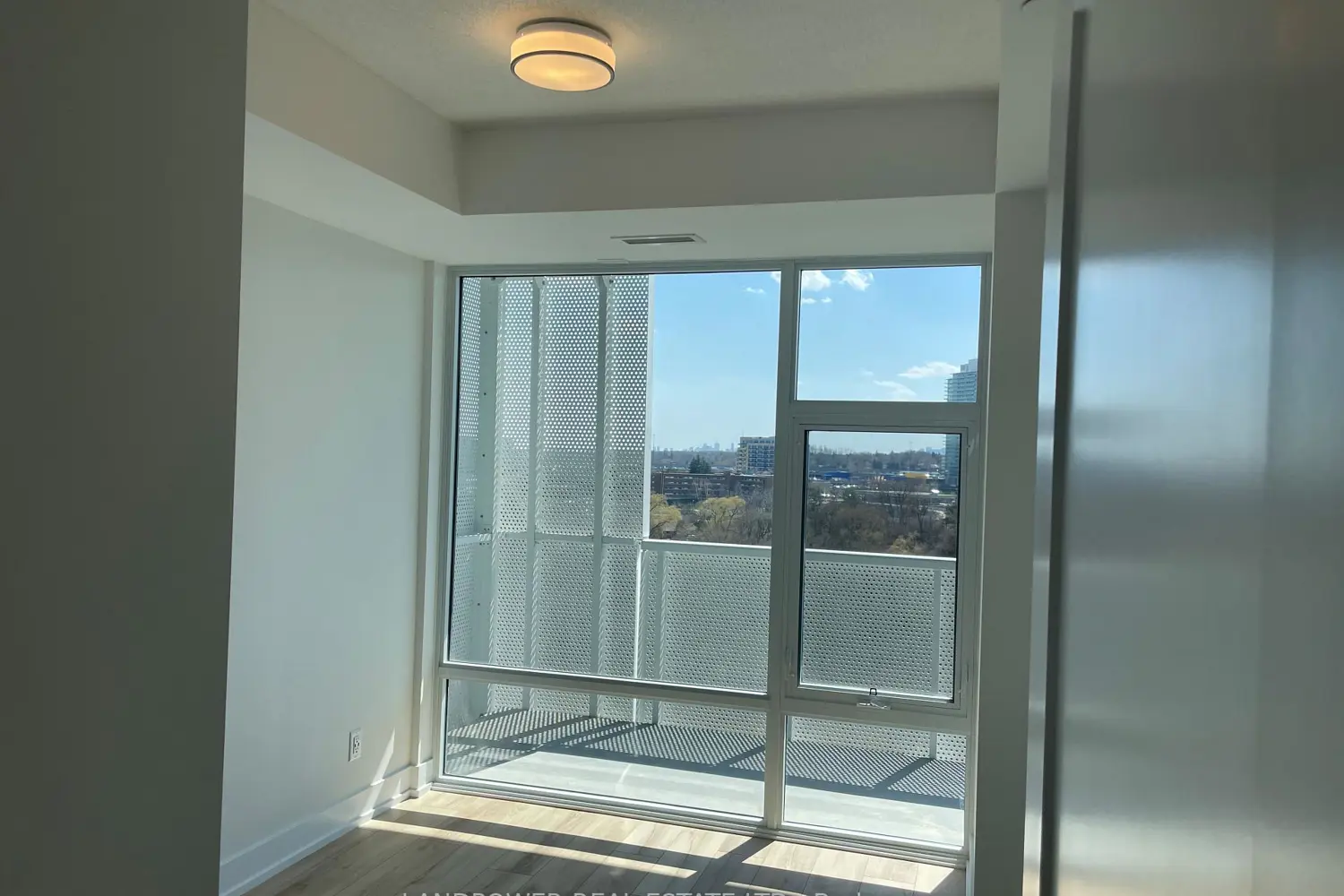 Additional image 9 of 25 Adra Grado Way 832