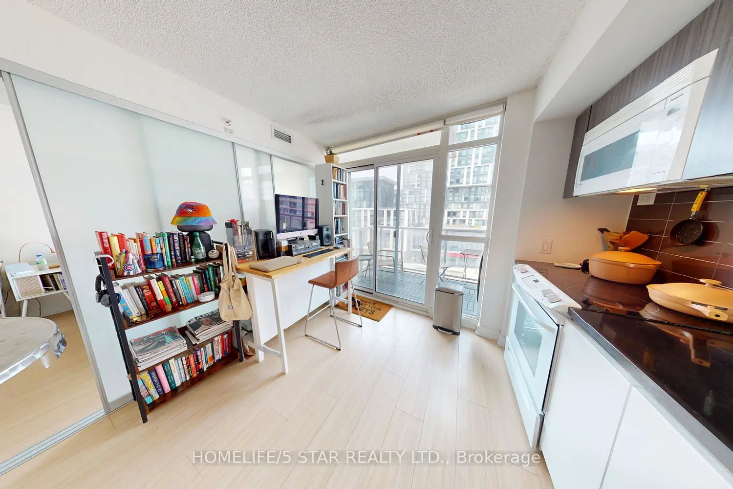 Additional image 10 of 85 Queens Wharf Road 619