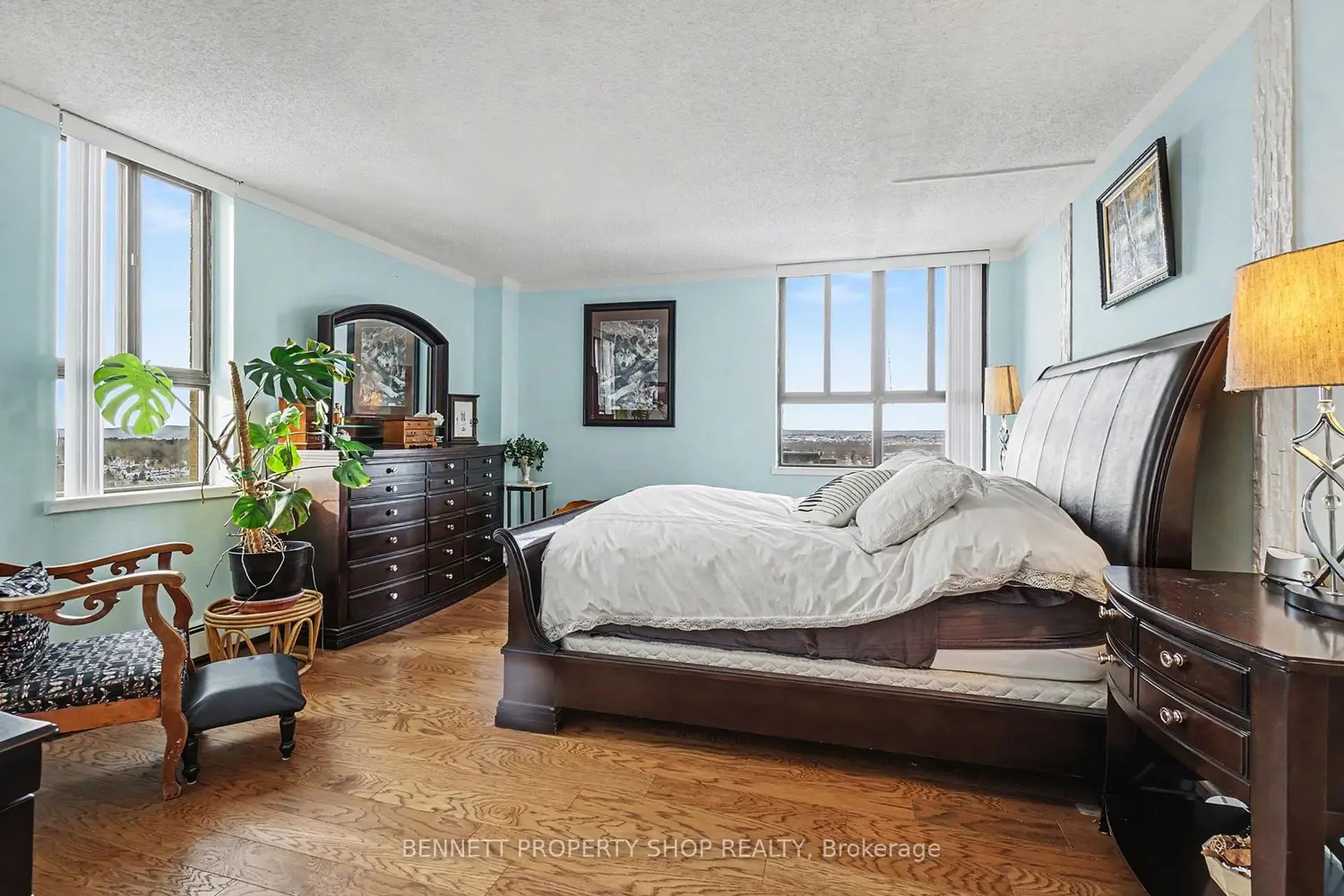 505 St Laurent Boulevard 1402 photo 4