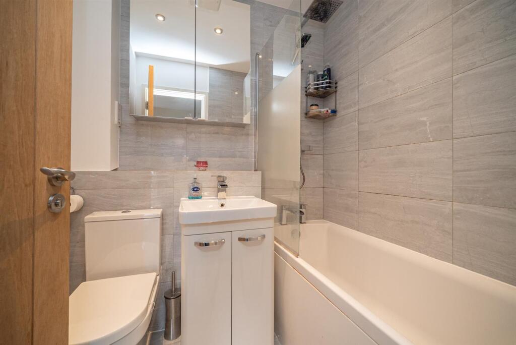 Additional image 13 of Park View Close, St. Albans