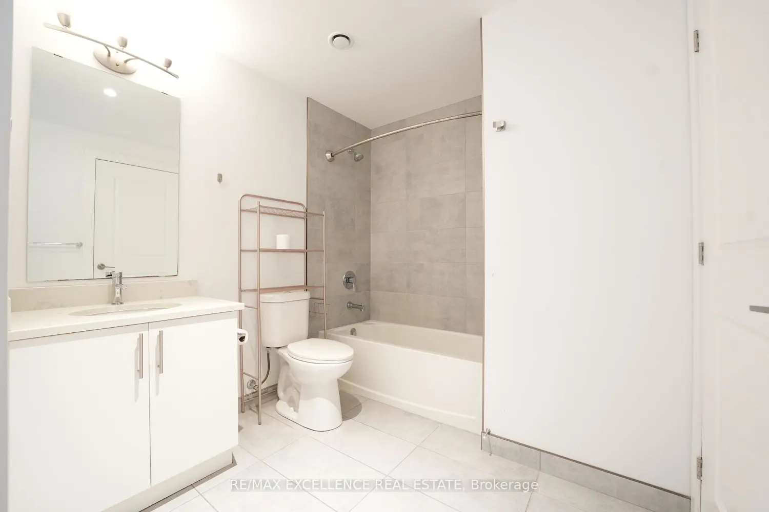 Additional image 4 of 181 King Street 1002