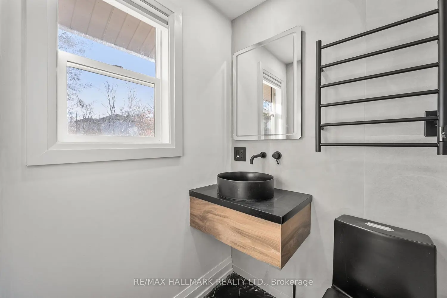 Additional image 11 of 43 Lakeside Drive