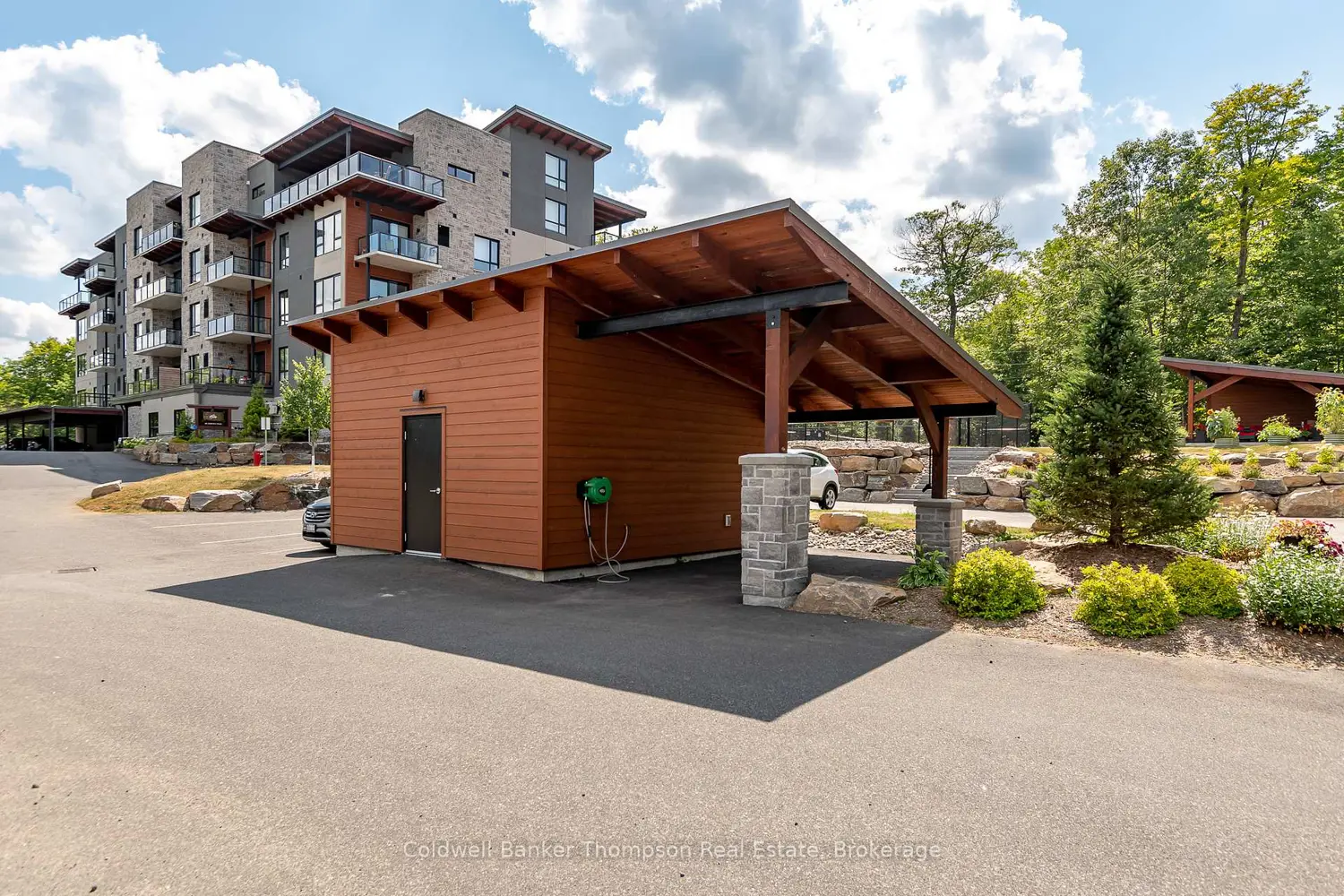 Additional image 14 of 18 Campus Trail 207