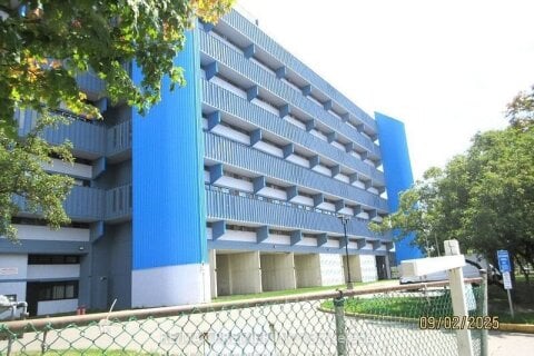 Additional image 3 of 827-4645 Jane Street, Toronto, ON, M3N 2K9