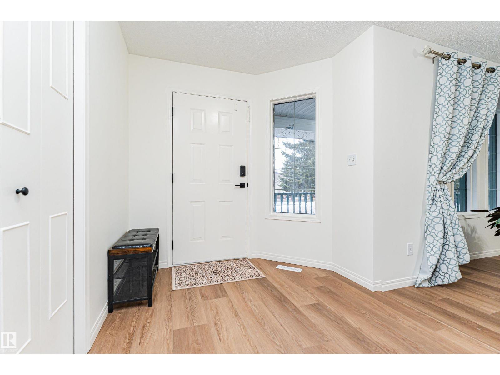 Additional image 6 of 4424 33 Street NW, Edmonton, AB, T6T1E9