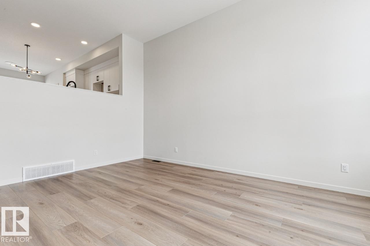 Additional image 4 of 319 30 Street SW, Edmonton, AB, T6X3L6