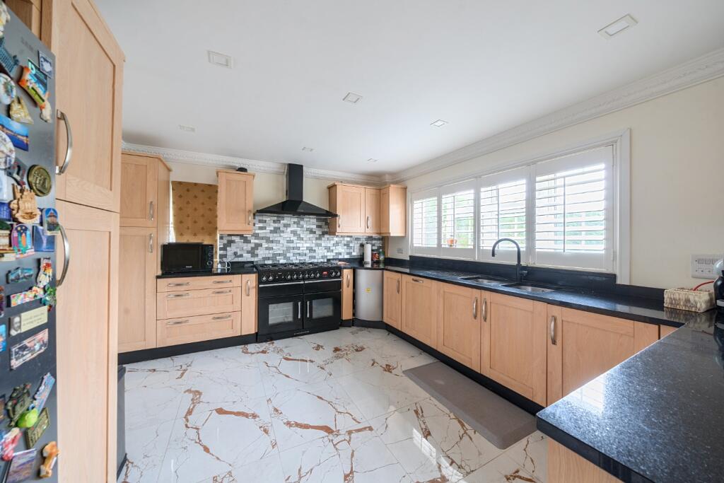 Additional image 18 of Charmouth Road, St. Albans, Hertfordshire, AL1