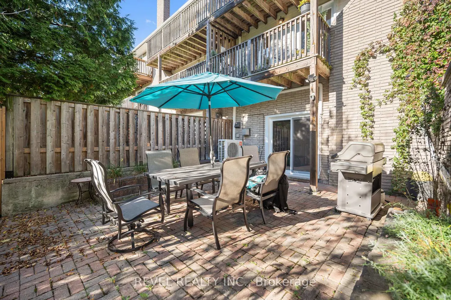 Additional image 20 of 2058 Brant Street 3