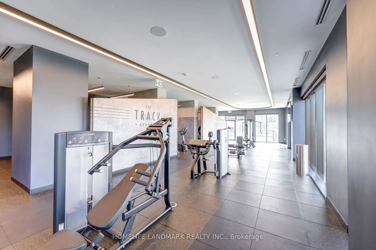 Additional image 14 of 2550 Simcoe Street 2011