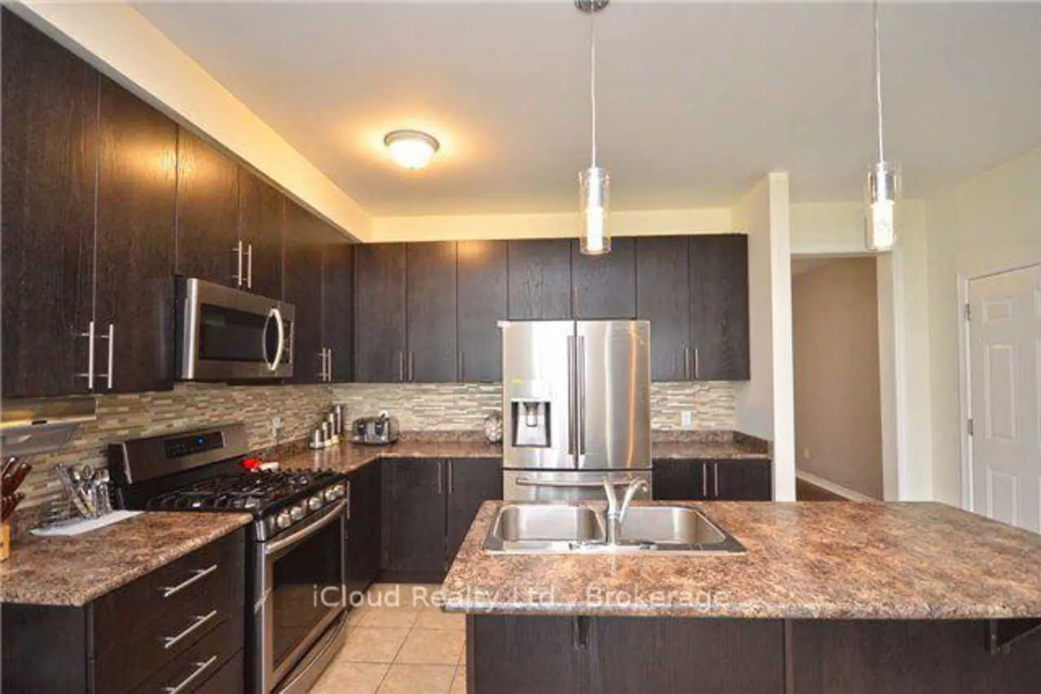 Additional image 10 of 668 Armstrong Road