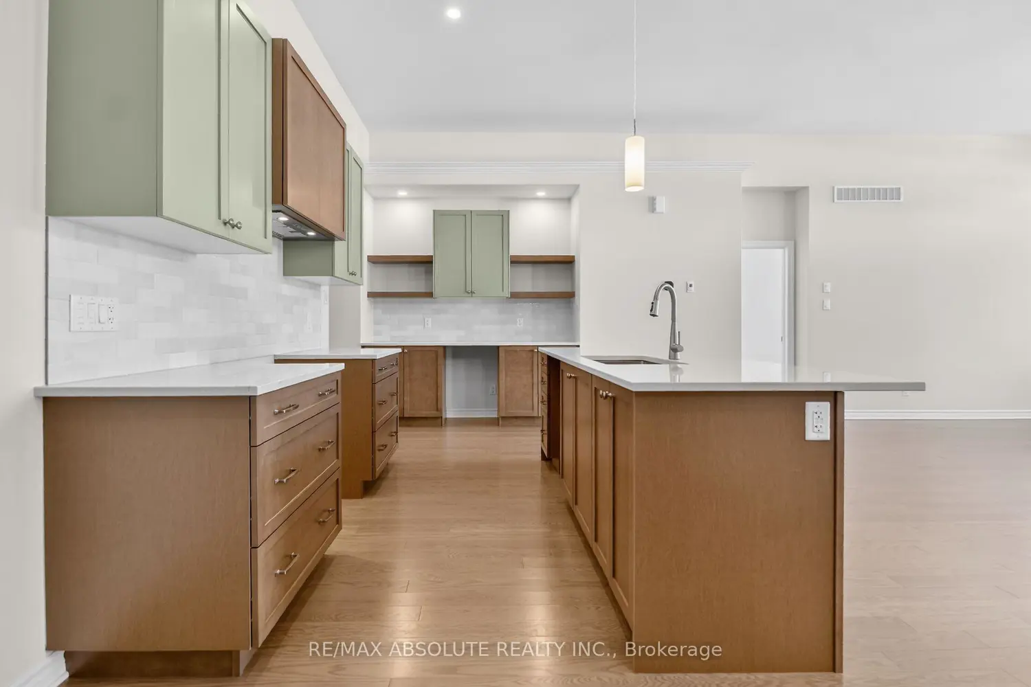 Additional image 12 of 654 Fisher Street