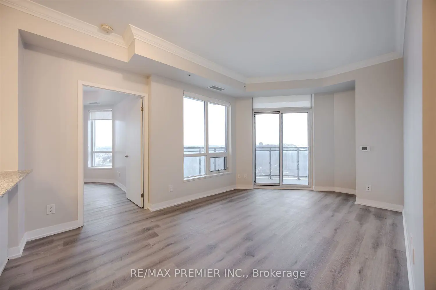 Additional image 11 of 840 Queens Plate Drive 1405