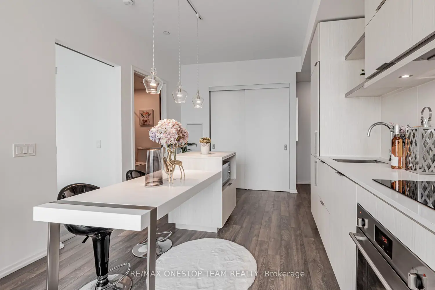 Additional image 11 of 197 Yonge Street 1114