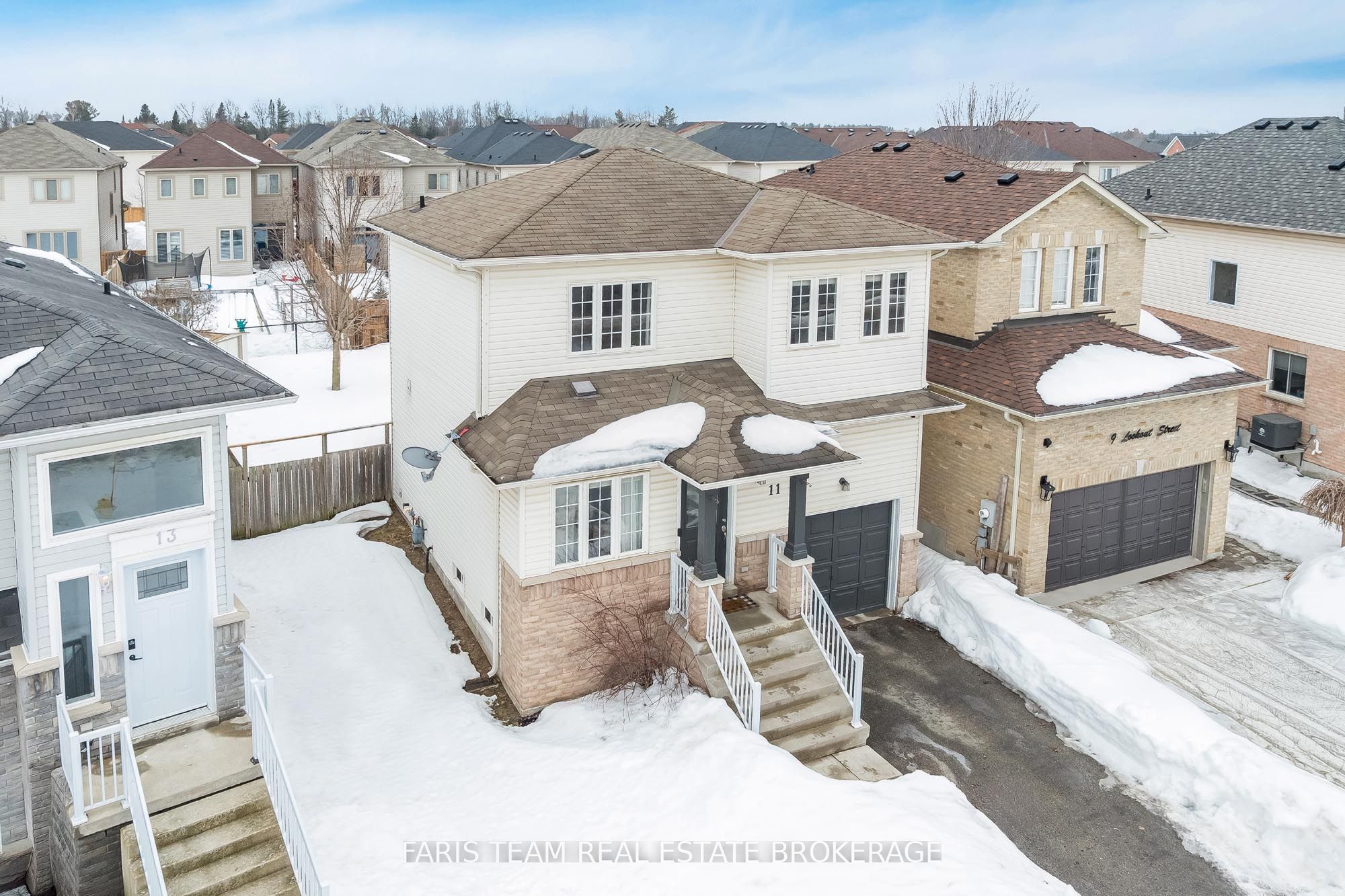 11 Lookout Street, Essa, ON, L3W 0C3