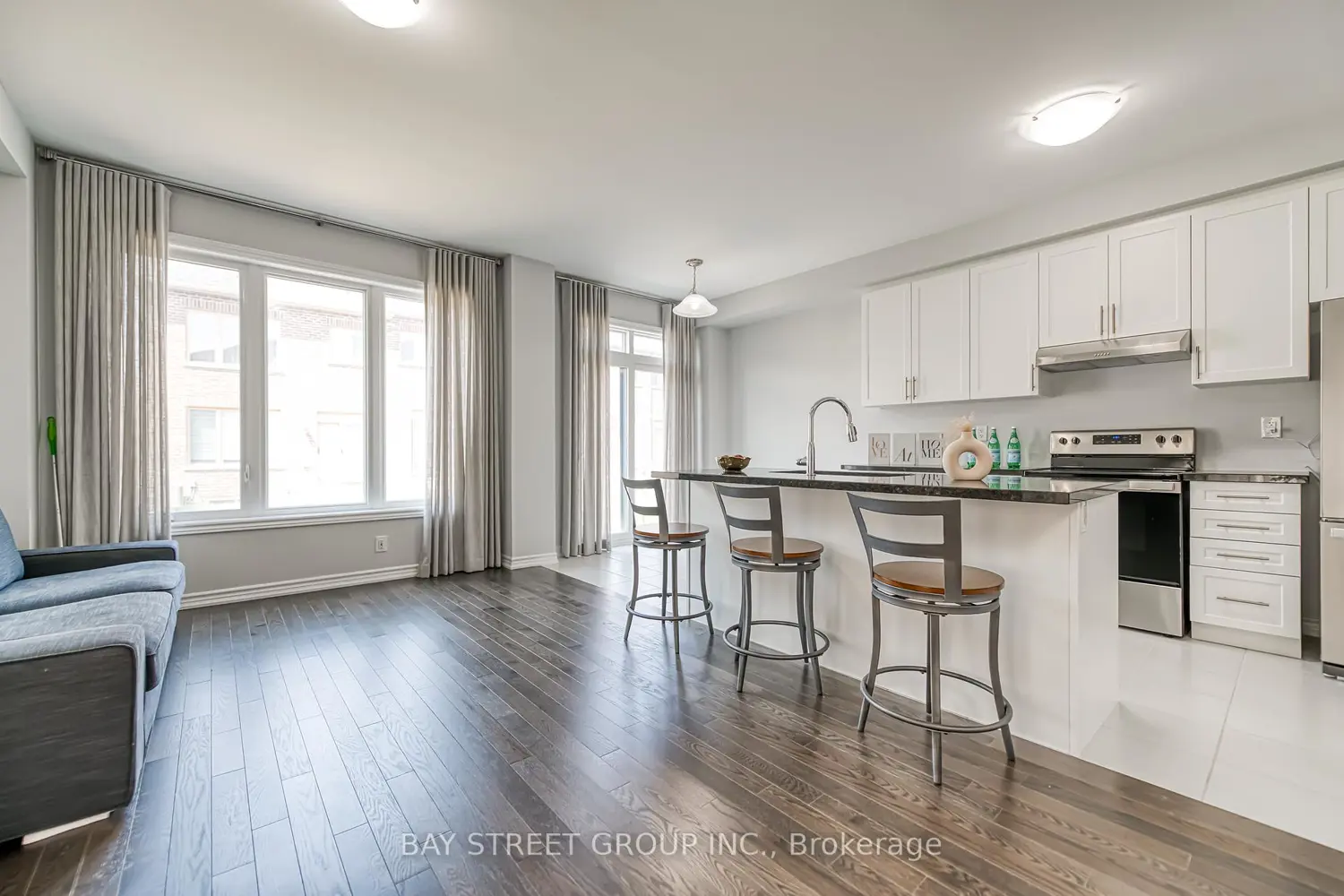 Additional image 14 of 32 Jessica Antonella Street