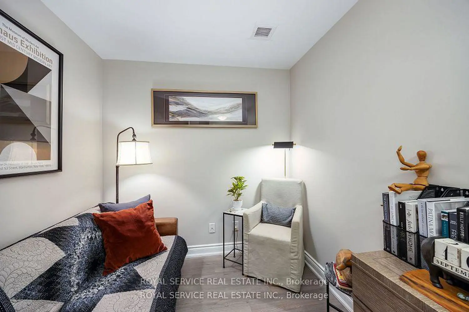 Additional image 4 of 21 Brookhouse Drive 220