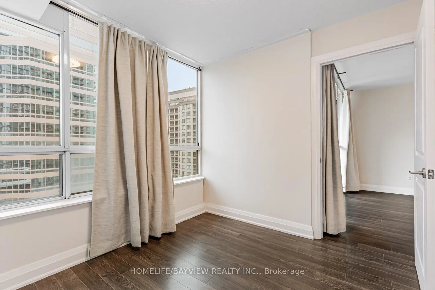 Additional image 14 of 18 Parkview Avenue 1015