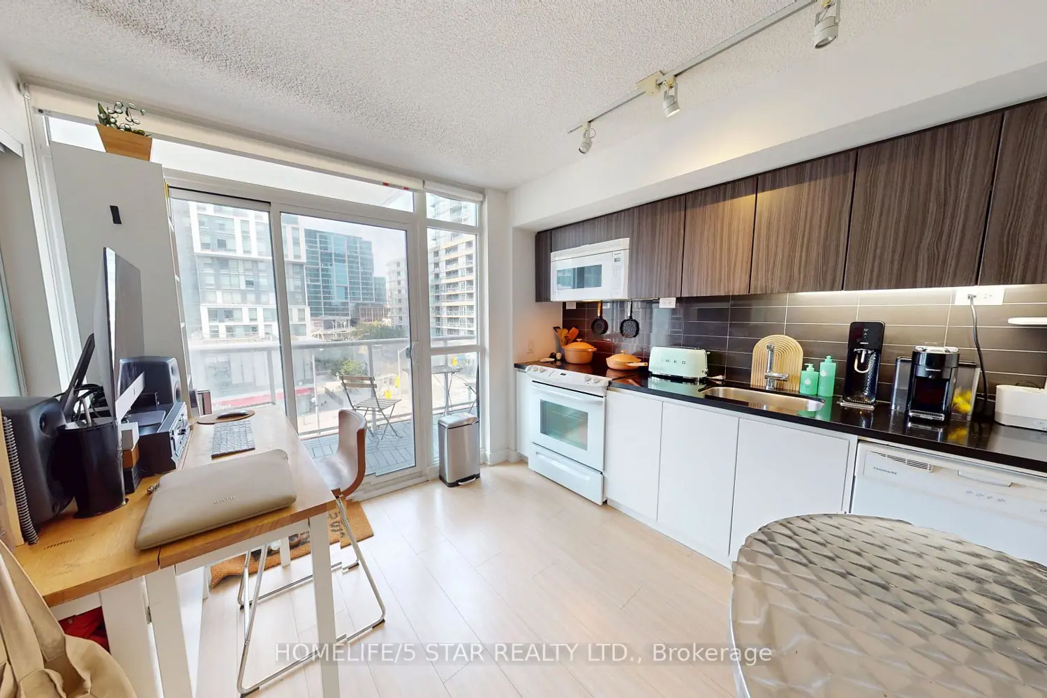 Additional image 9 of 85 Queens Wharf Road 619