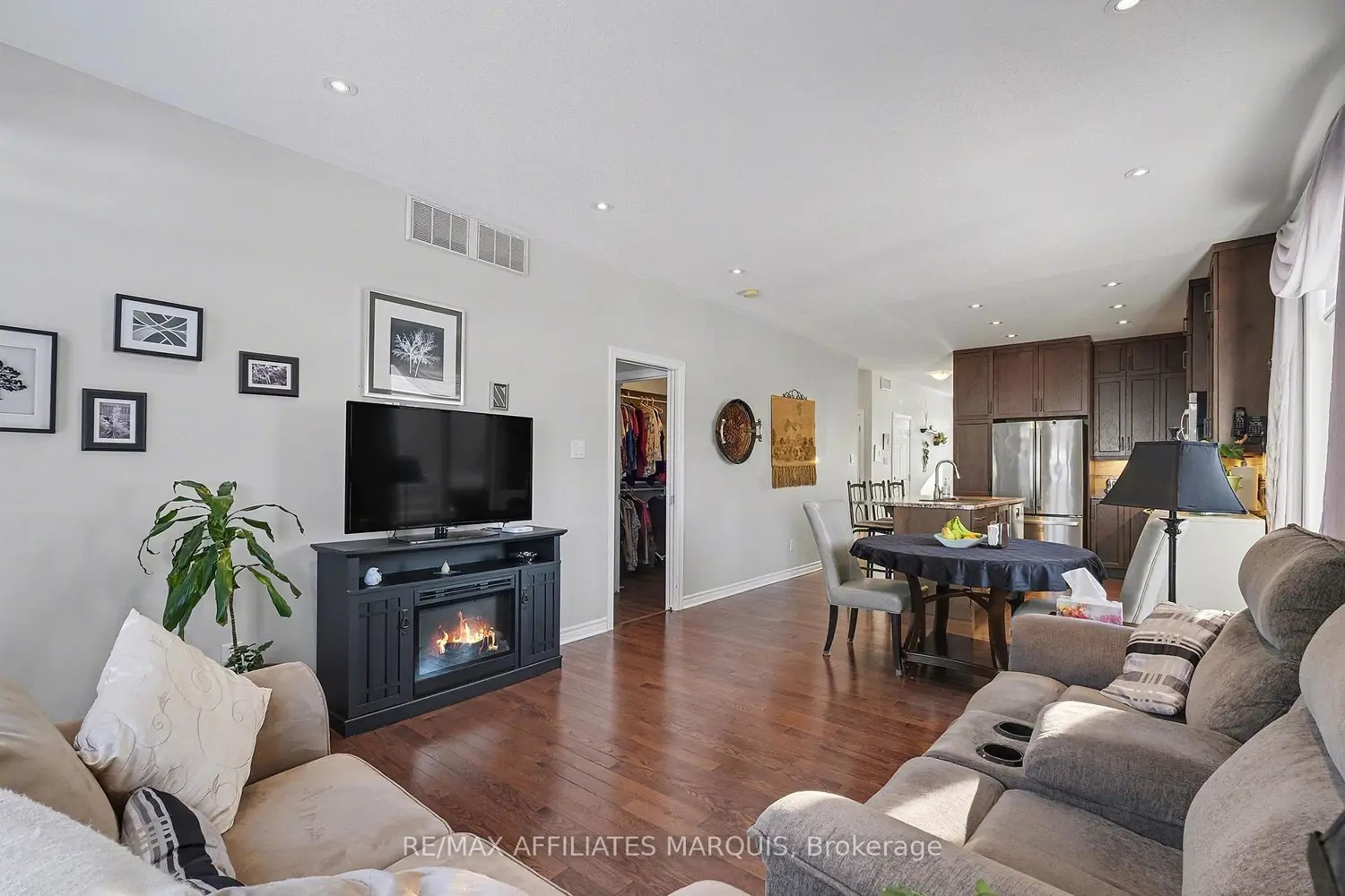 Additional image 8 of 171 Royal Landing Gate