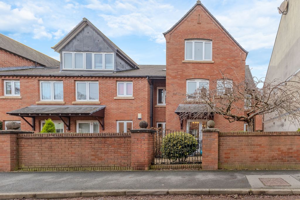 1 bed flat for saleNear City Centre, Hereford HR4