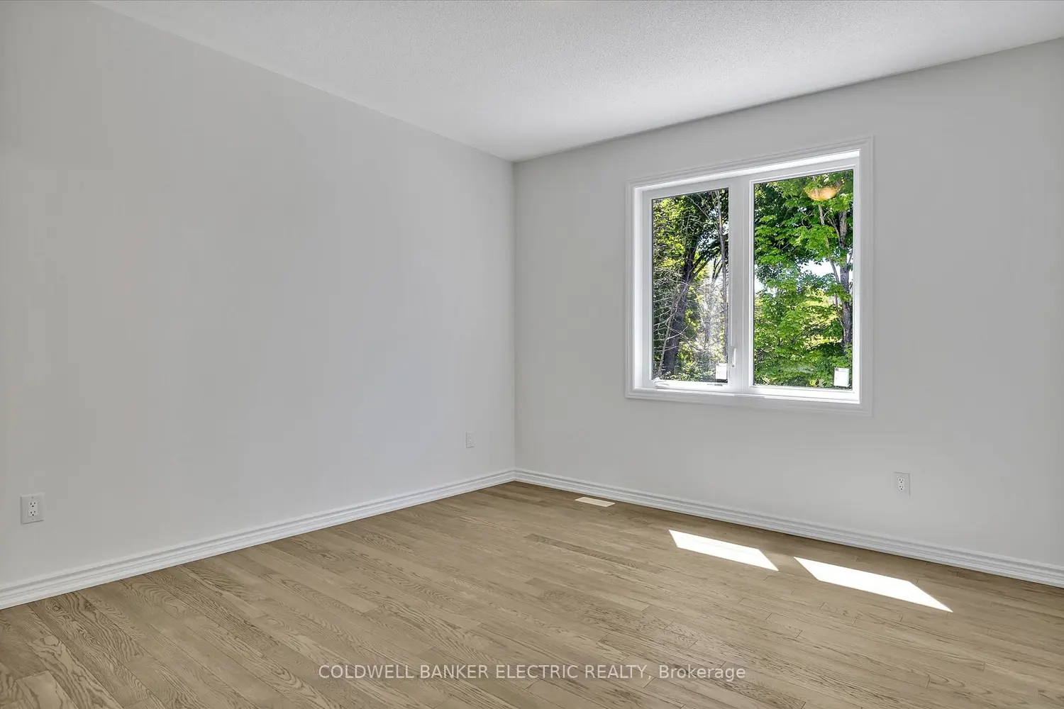 Additional image 3 of 3 Hillcroft Way