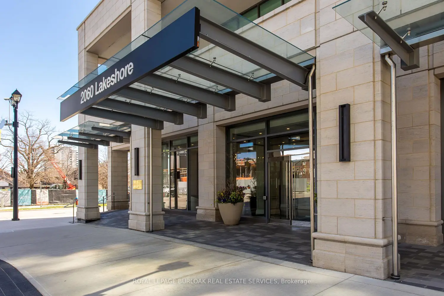 Additional image 3 of 2060 Lakeshore Road 1303