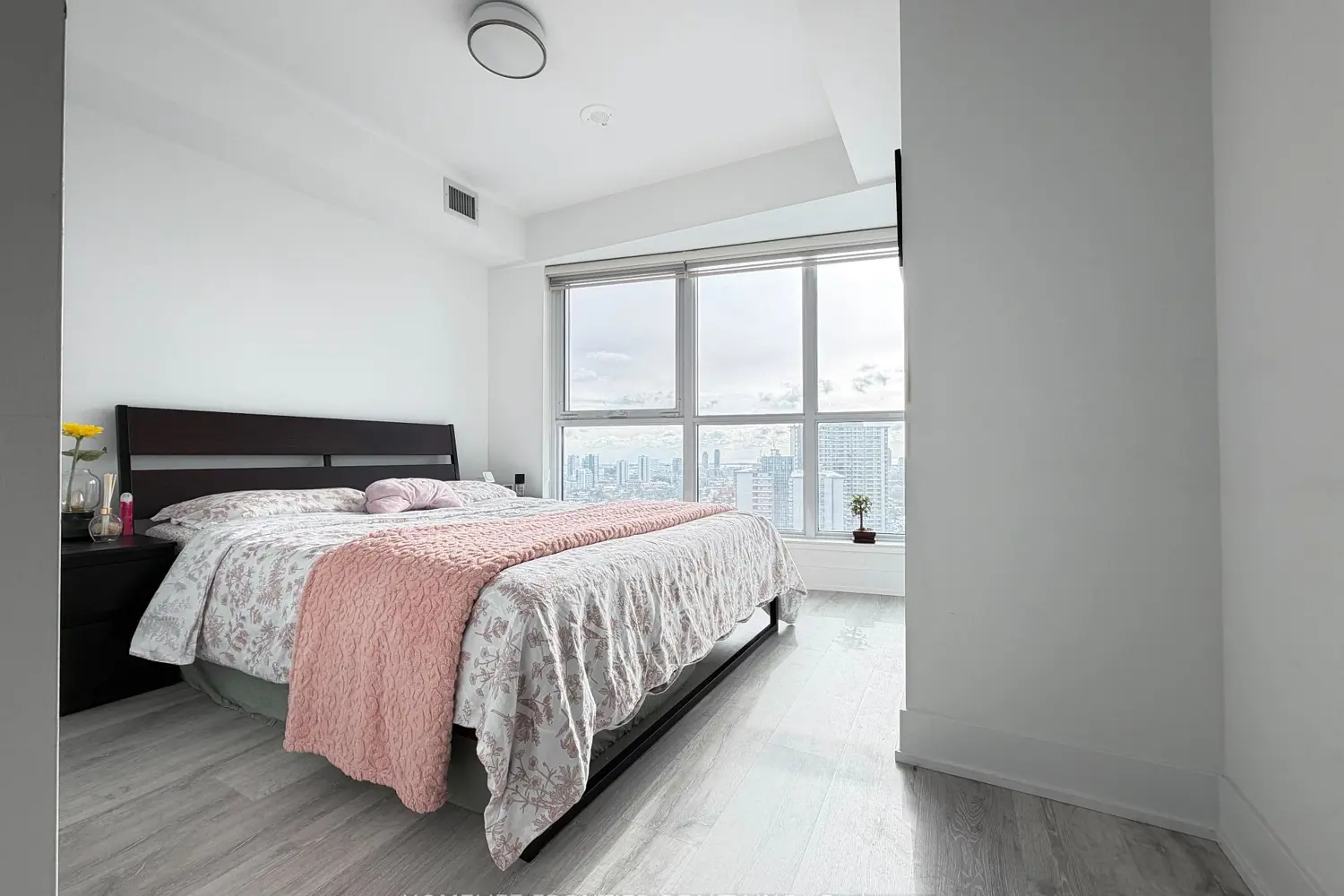 Additional image 10 of 585 Bloor Street 2219