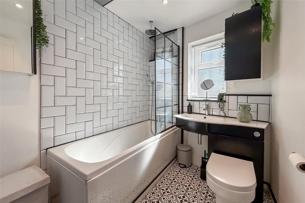 Additional image 11 of Cell Barnes Lane, St. Albans, Hertfordshire, AL1