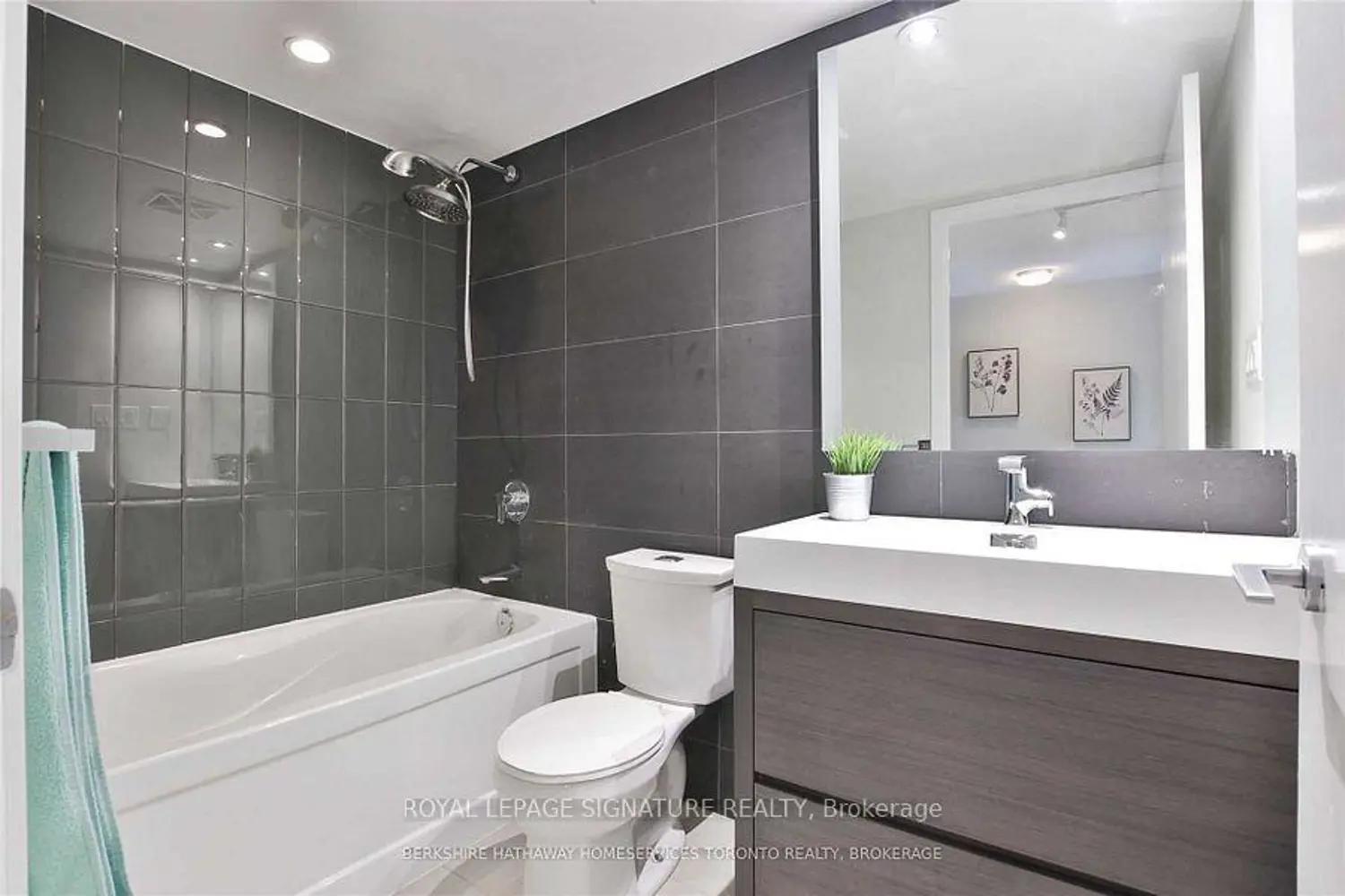 Additional image 15 of 151 Dan Leckie Way 357