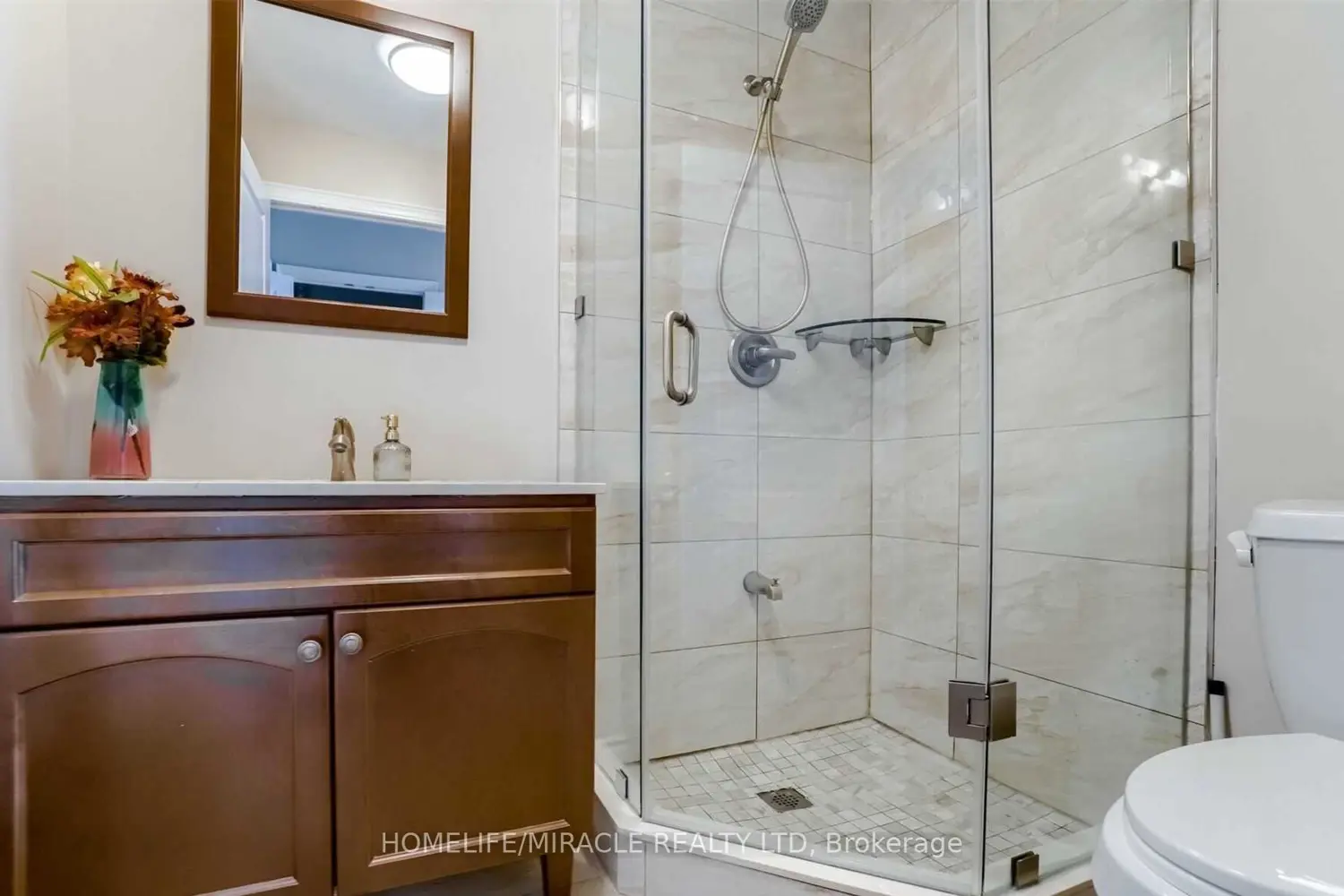 Additional image 9 of 100 John Street 1002