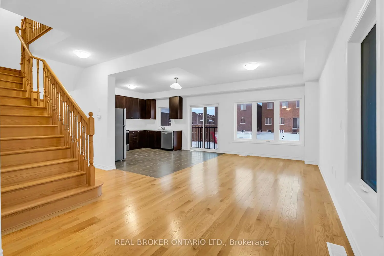 Additional image 5 of 398 Vandusen Avenue