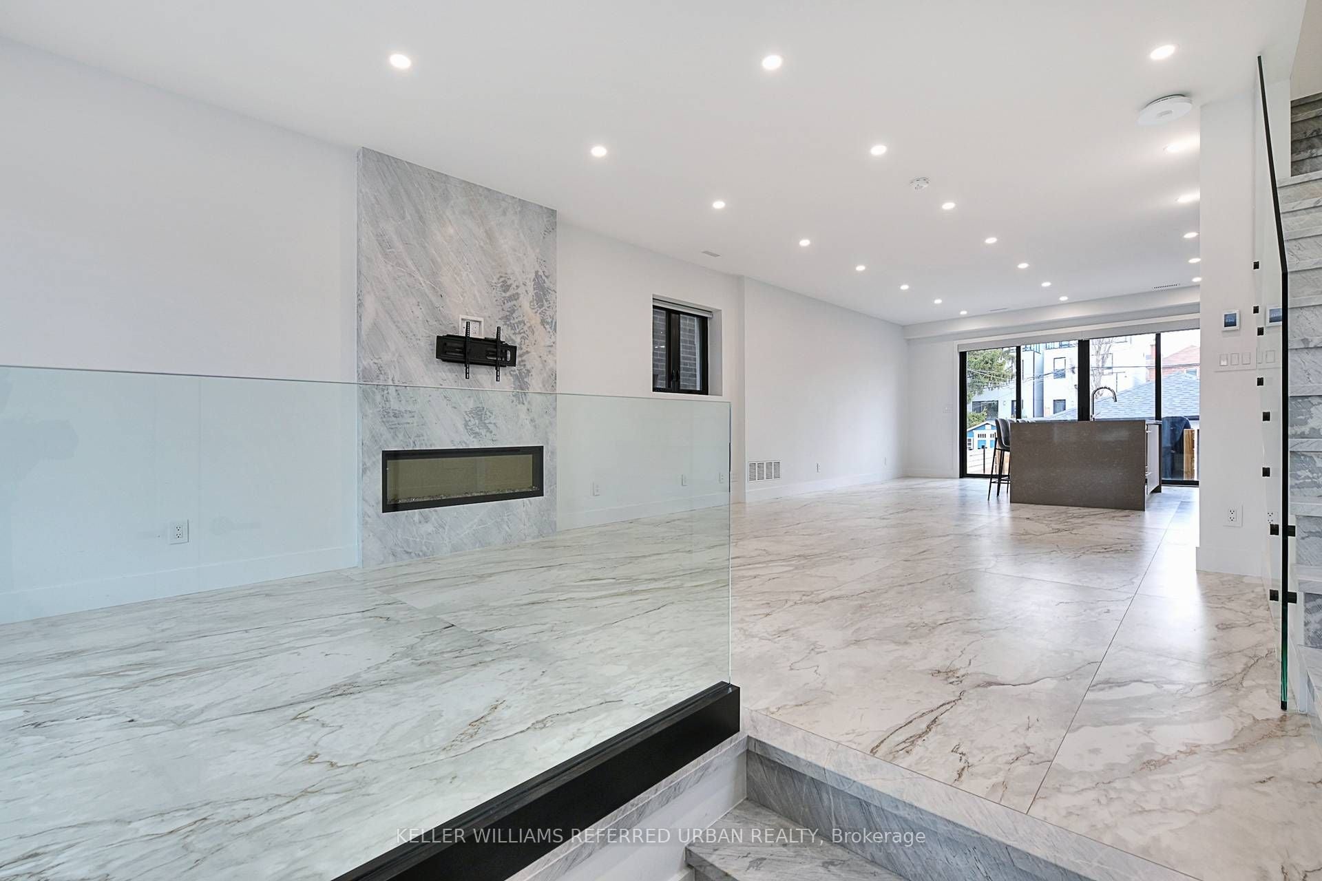 Additional image 4 of 613 Harvie Avenue, Toronto, ON, M6E 4M4