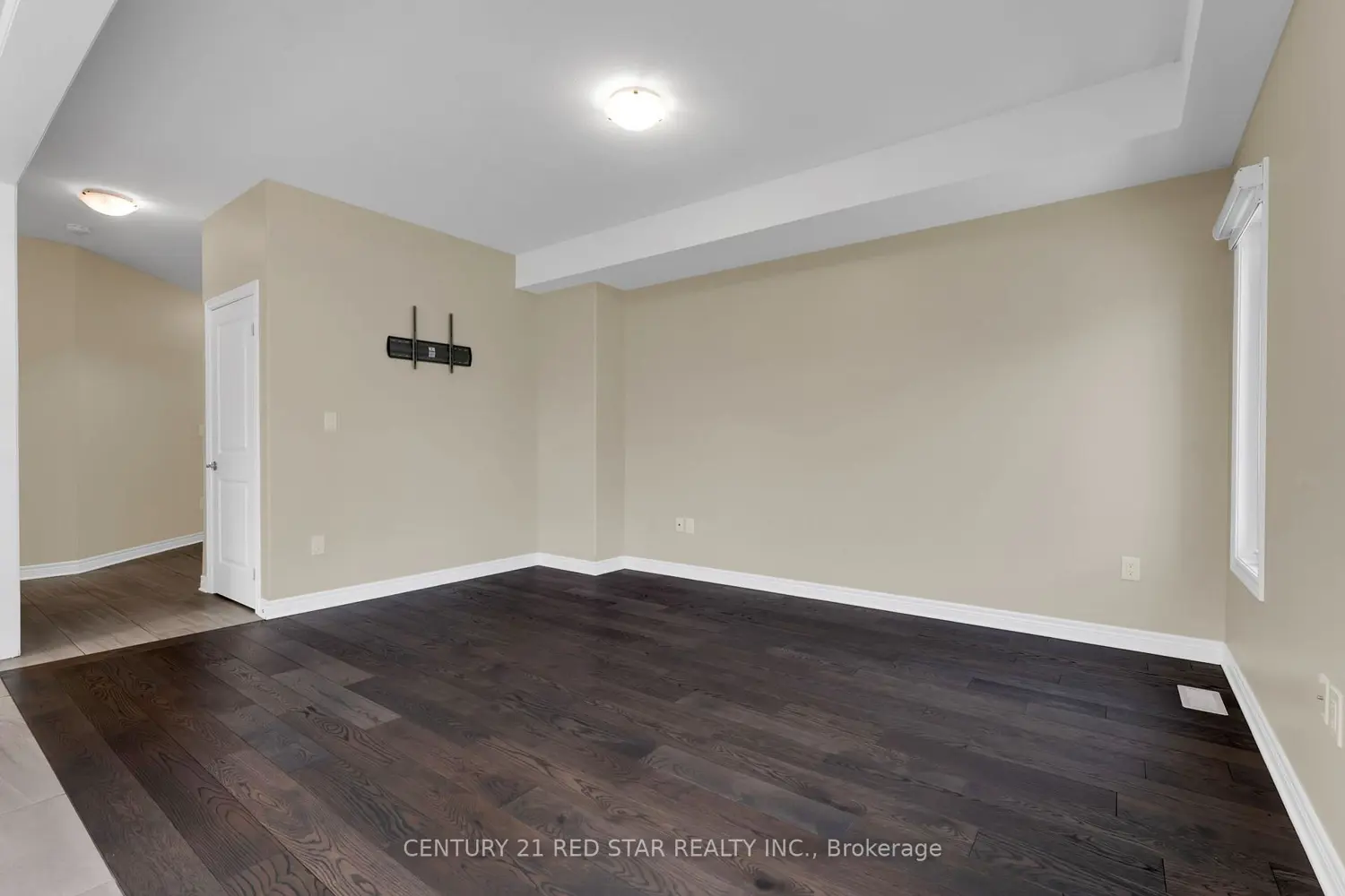 55 Laurent Avenue photo 4