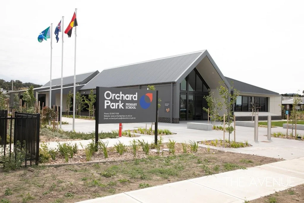 Additional image 11 of Officer VIC 3809